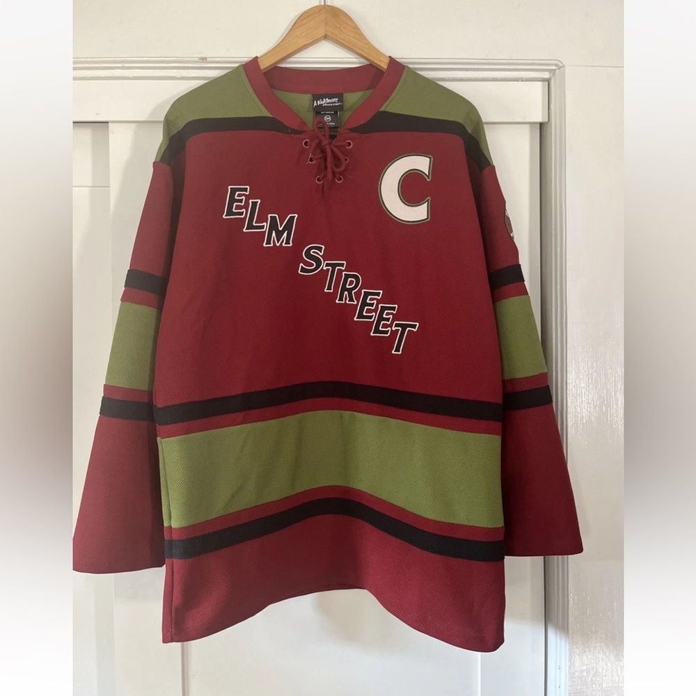 Nightmare on Elm Street men’s hockey jersey Size Small